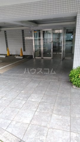 26/30 エントランス