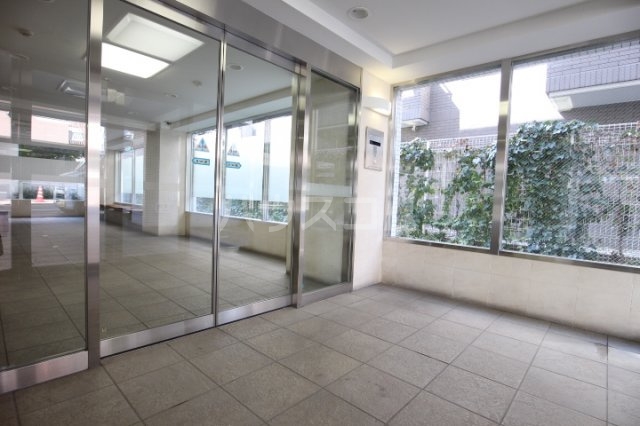 18/28 エントランス