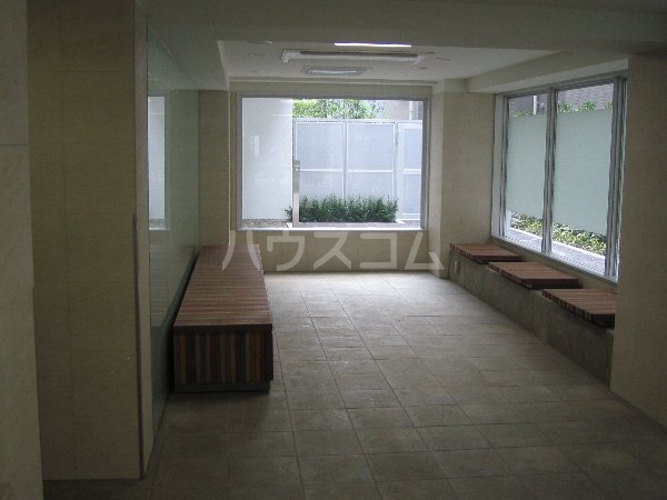 16/26 エントランス