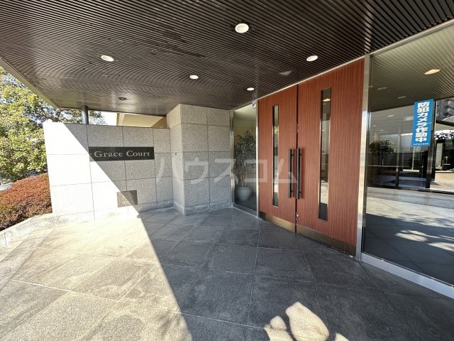 26/30 エントランス