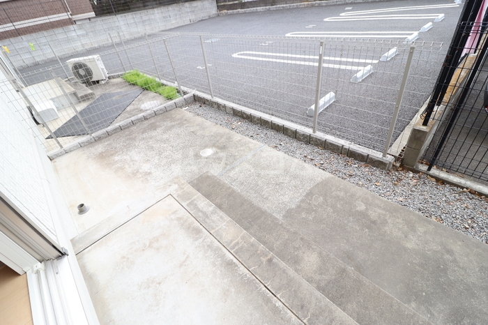 13/18 バルコニー