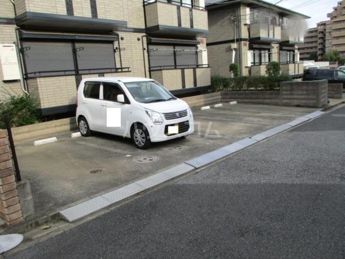 14/15 駐車場