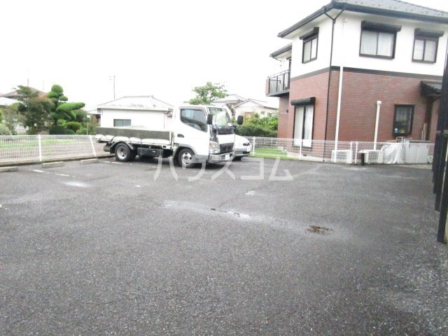 2/3 駐車場