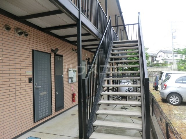 21/30 エントランス