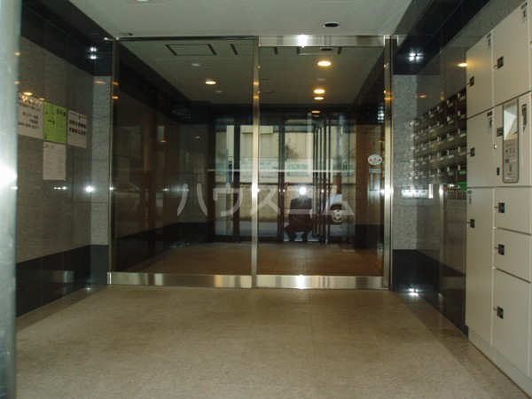 14/19 エントランス