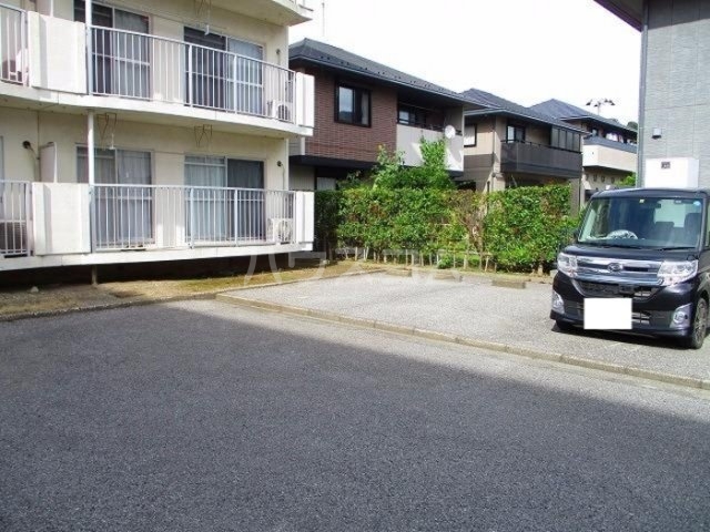 18/19 駐車場