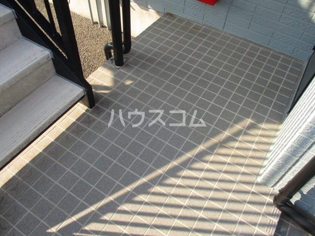 27/30 エントランス