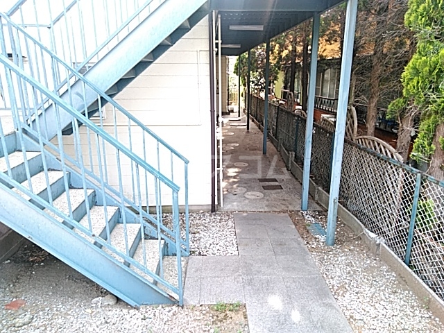 17/19 エントランス