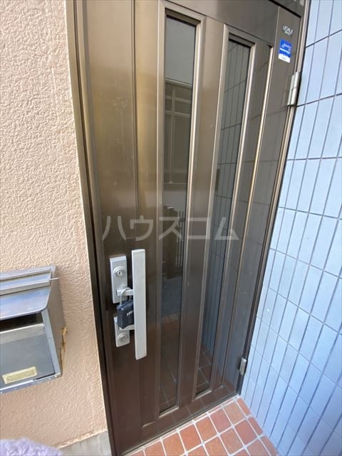 25/30 エントランス