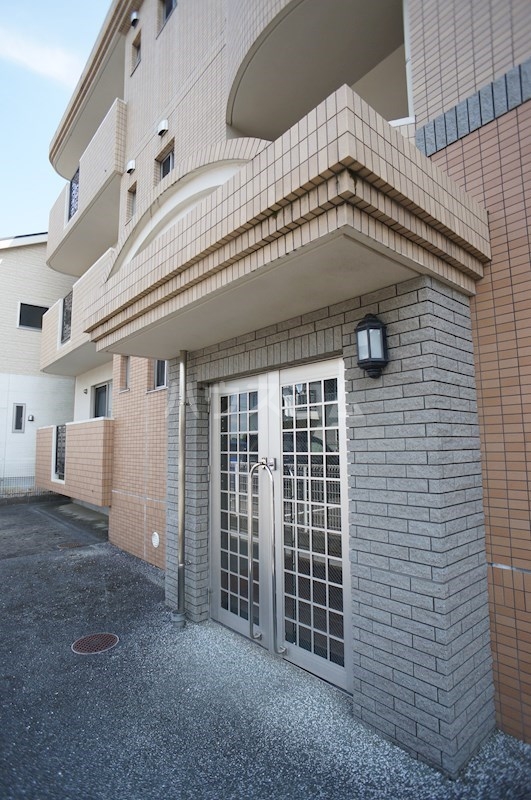 25/29 エントランス