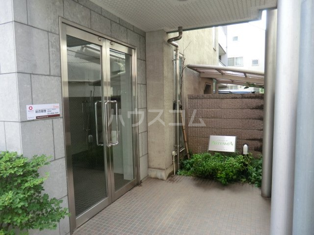 23/24 エントランス