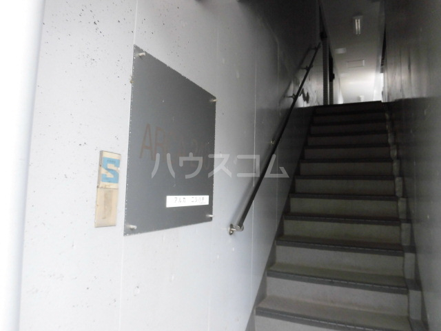 21/30 エントランス