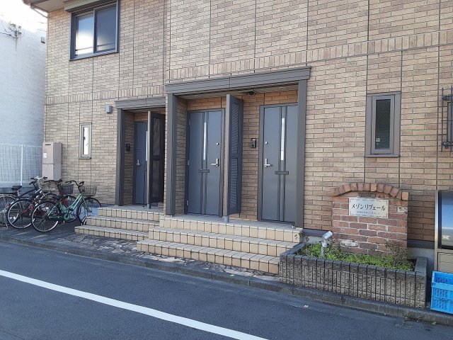 22/26 エントランス