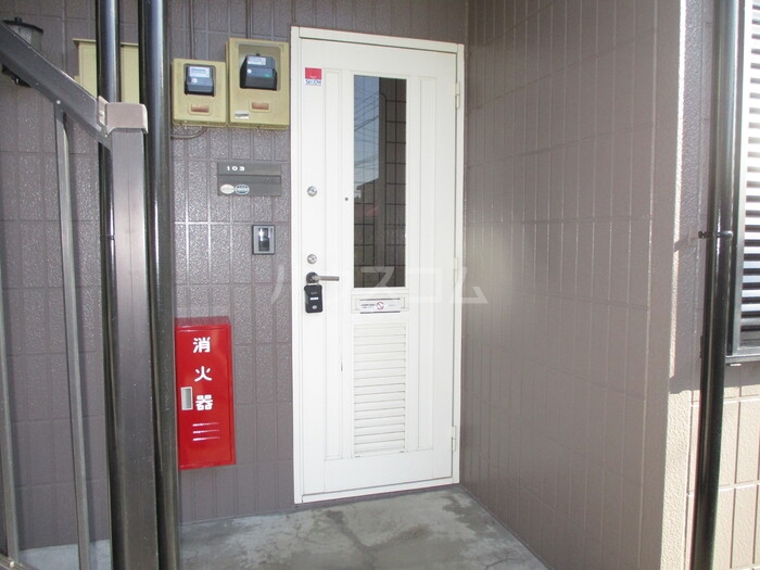 13/15 エントランス