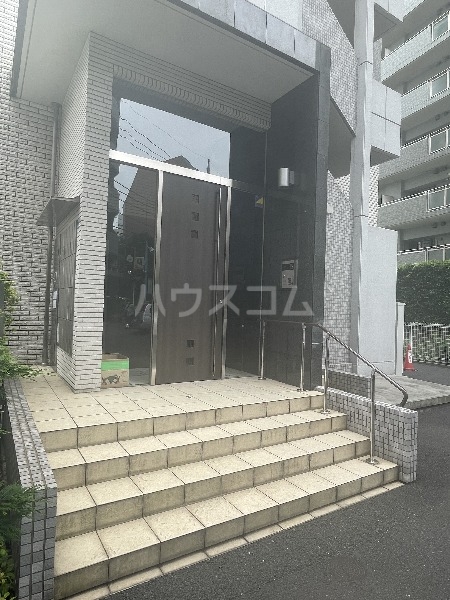 21/27 エントランス