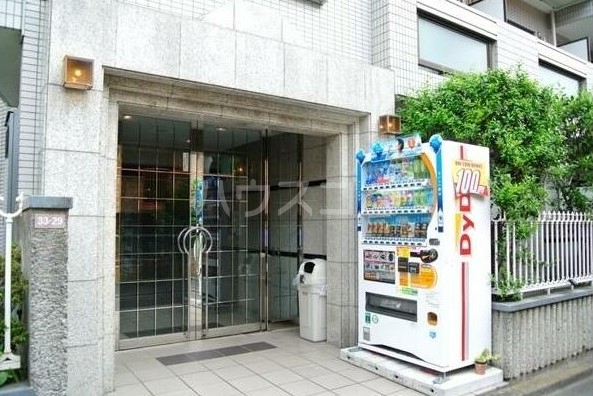 20/26 エントランス