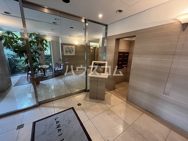 13/23 エントランス