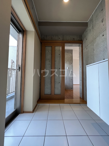 16/26 エントランス