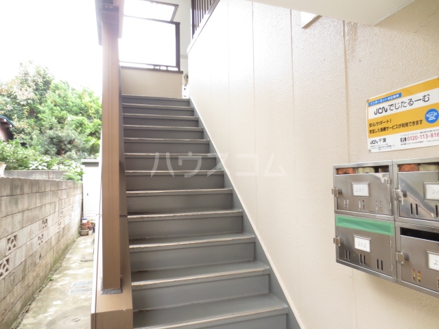 21/30 エントランス