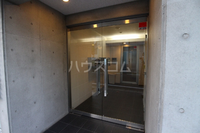 16/21 エントランス