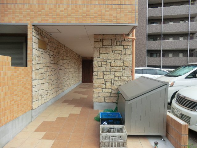 22/30 エントランス