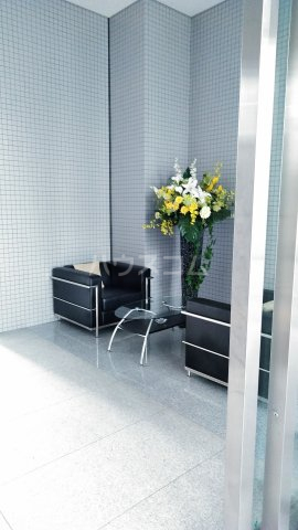 21/30 エントランス