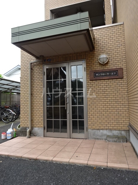 16/22 エントランス