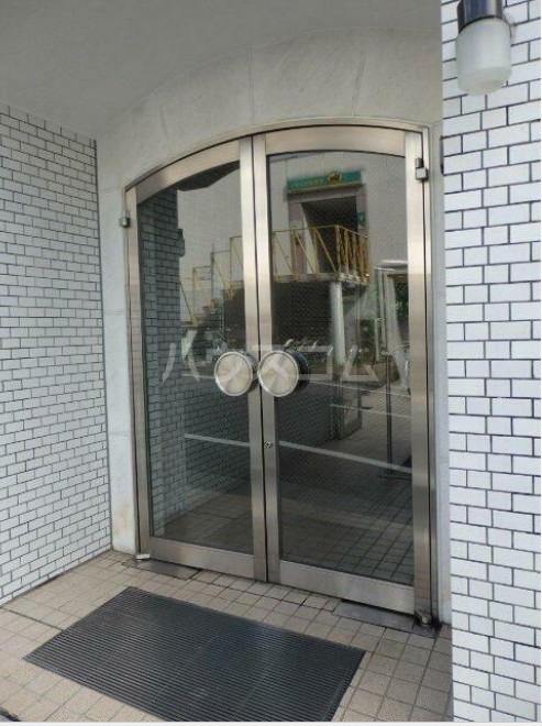 17/17 エントランス