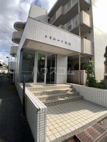 25/30 エントランス