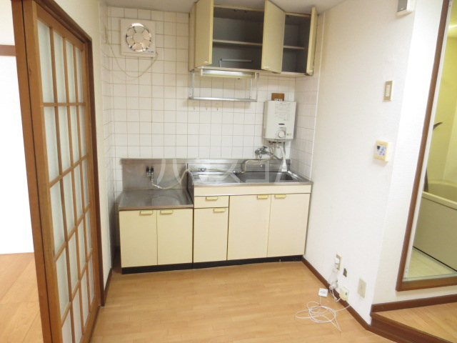 13/28 キッチン