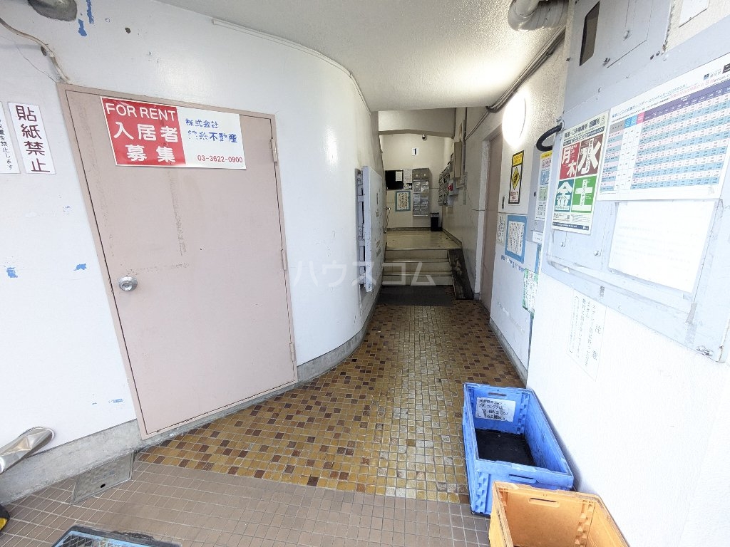 26/30 エントランス