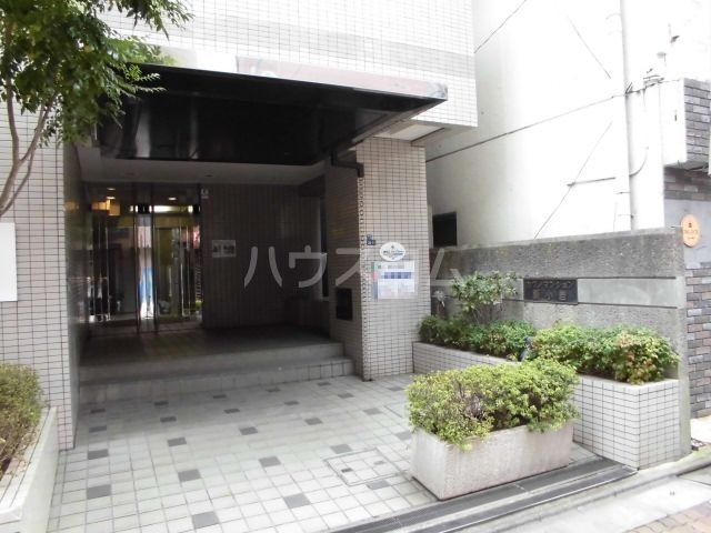 22/30 エントランス
