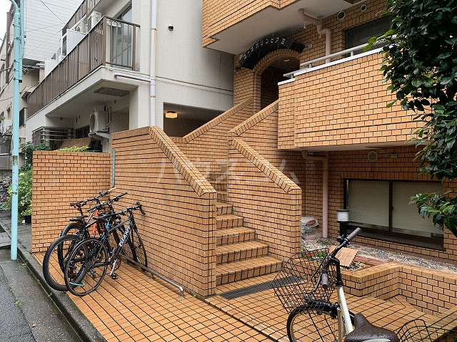 17/21 エントランス