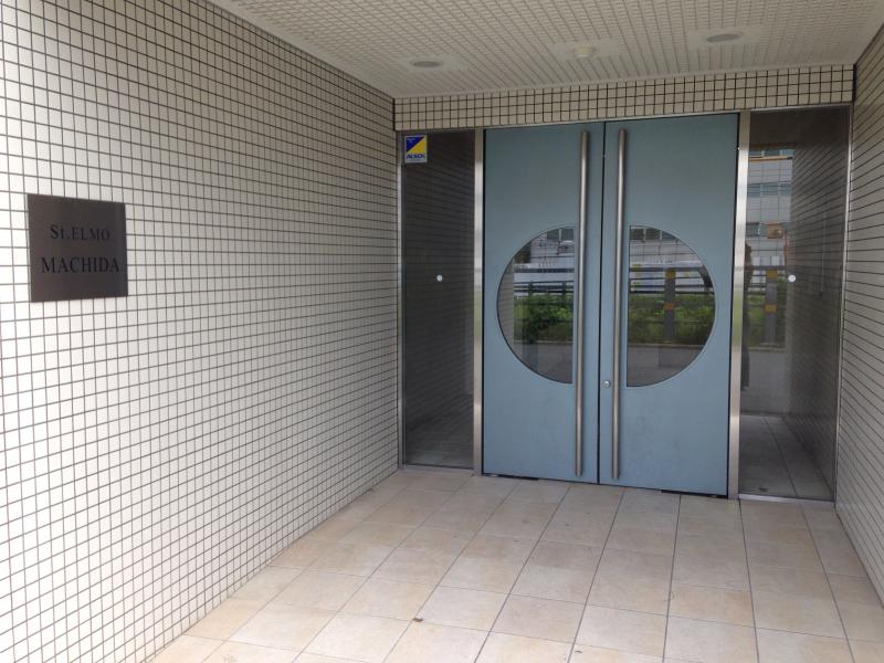 21/30 エントランス