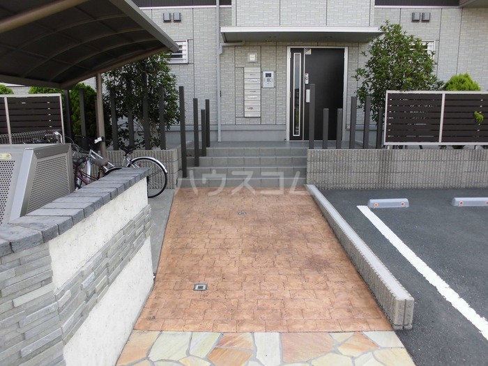 15/18 エントランス