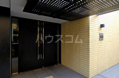 17/27 エントランス