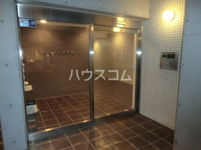 21/30 エントランス