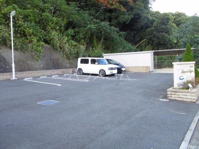 19/22 駐車場