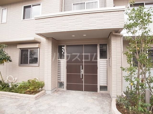 17/26 エントランス