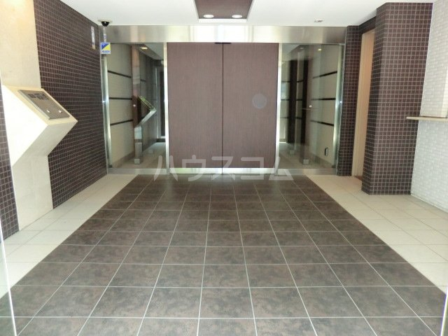 14/21 エントランス