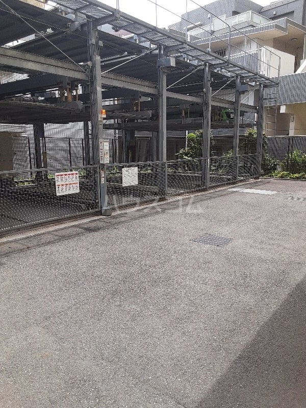 22/29 駐車場