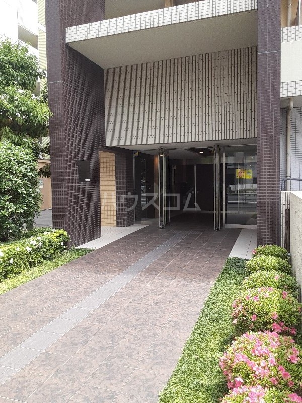 19/26 エントランス