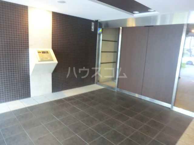 20/28 エントランス