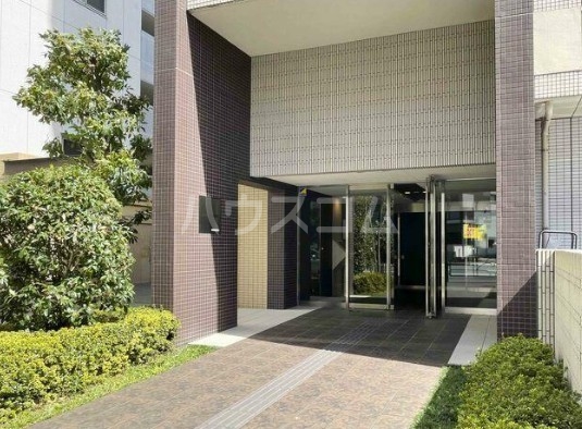 28/30 エントランス