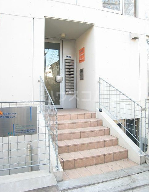 16/19 エントランス