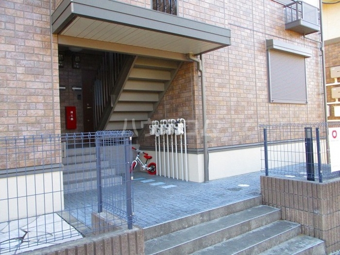 2/3 エントランス