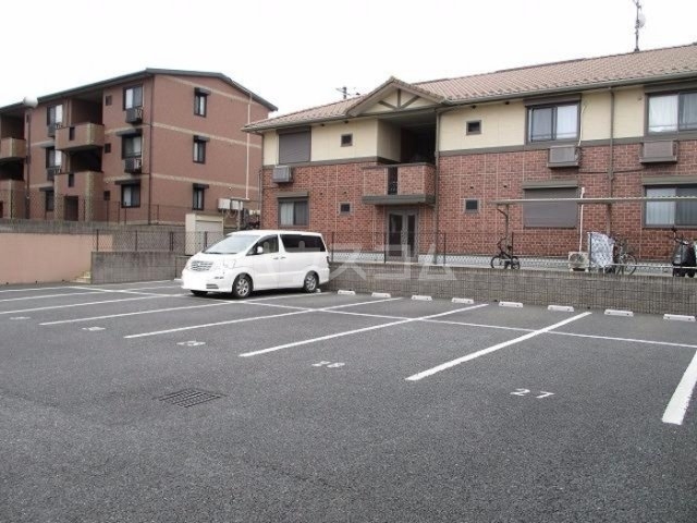 15/17 駐車場
