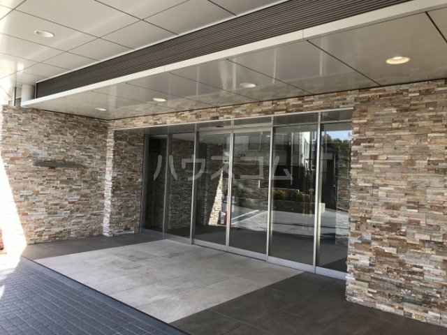 17/18 エントランス