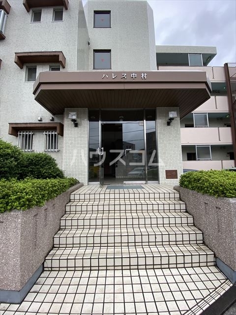 25/30 エントランス