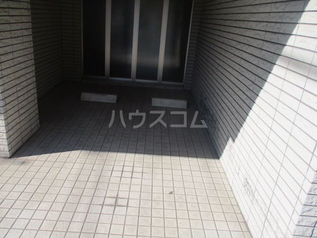 20/28 エントランス